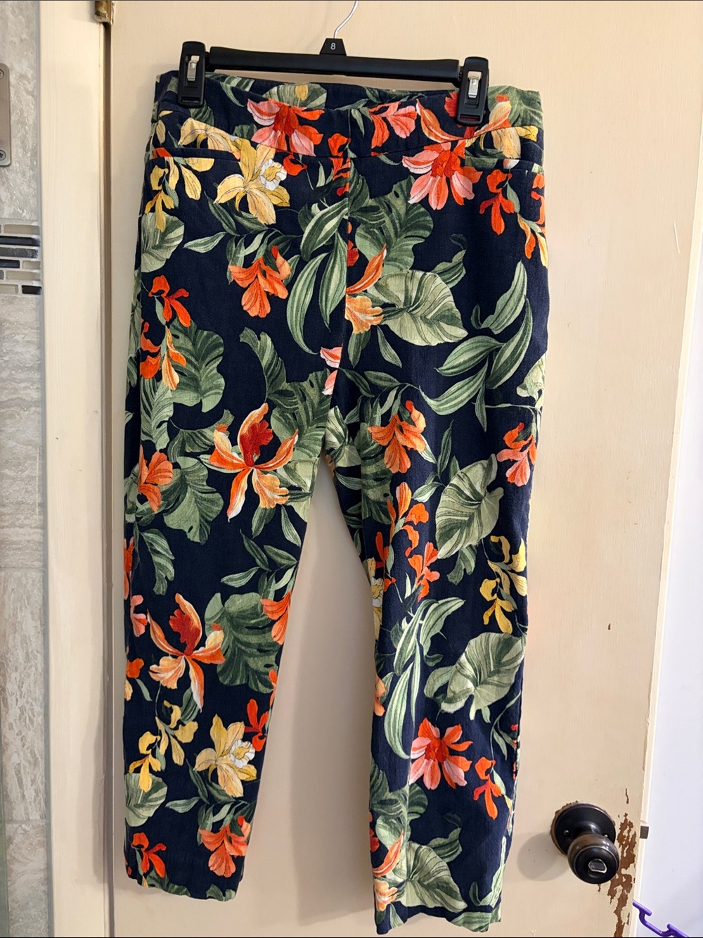 Chico's Navy Floral Cropped Pull-On Pants